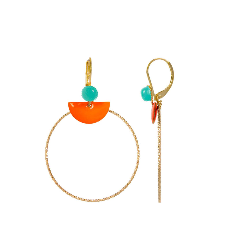 Fabriquées par Naode paris, cette boucles d'oreilles demi lune originales montrent notre design joli et simple. Avec notre boutique de bijoux à Paris, nous vous proposons également pleins de bijoux fantaisie.